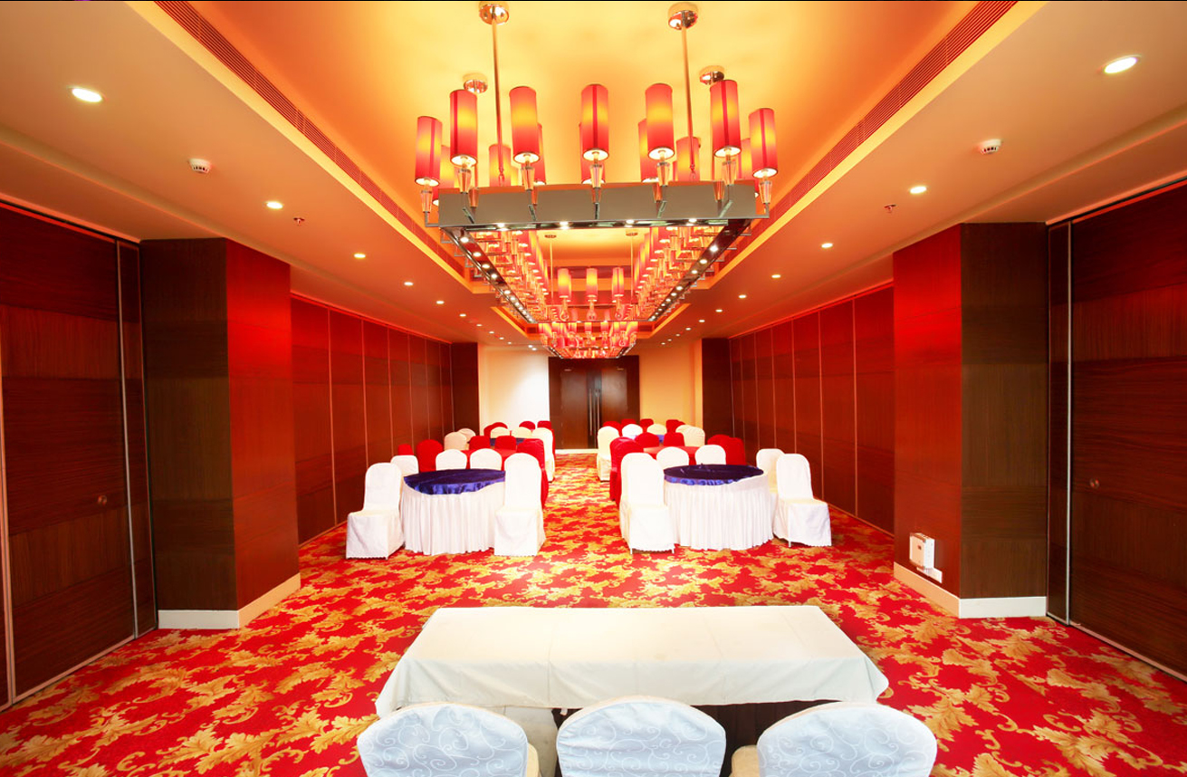 Fizz Restaurant at Crystal Sarovar Premiere Agra Best Hotels in Agra